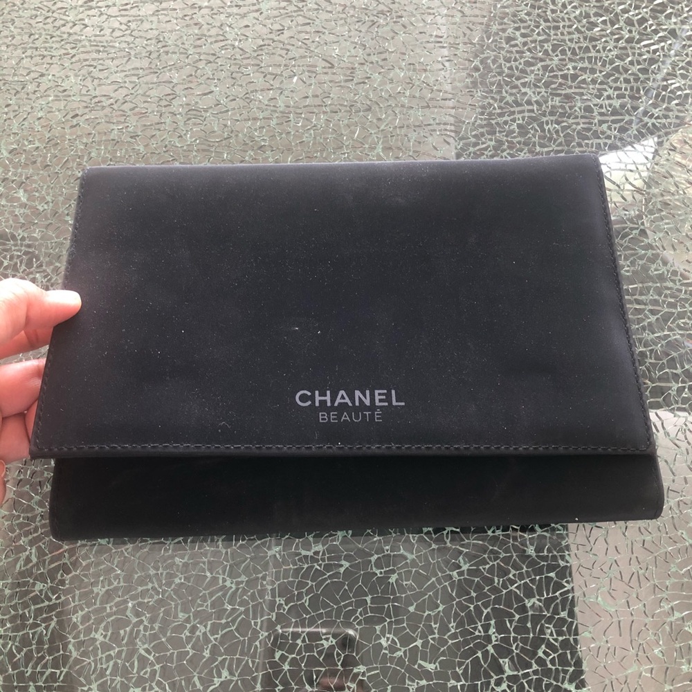 Chanel brush case authentic